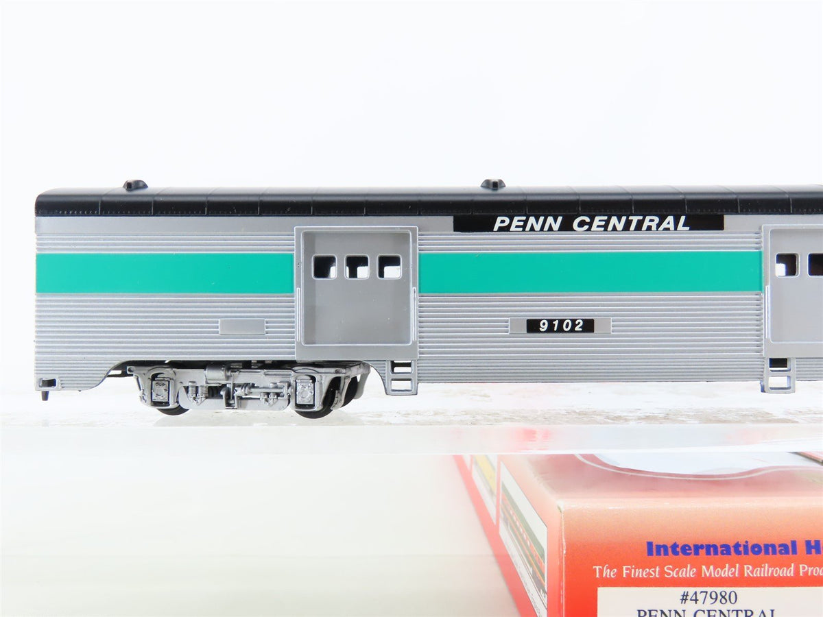 HO Scale IHC 47980 PC Penn Central P-S Corrugated-Side Baggage Passenger #9102