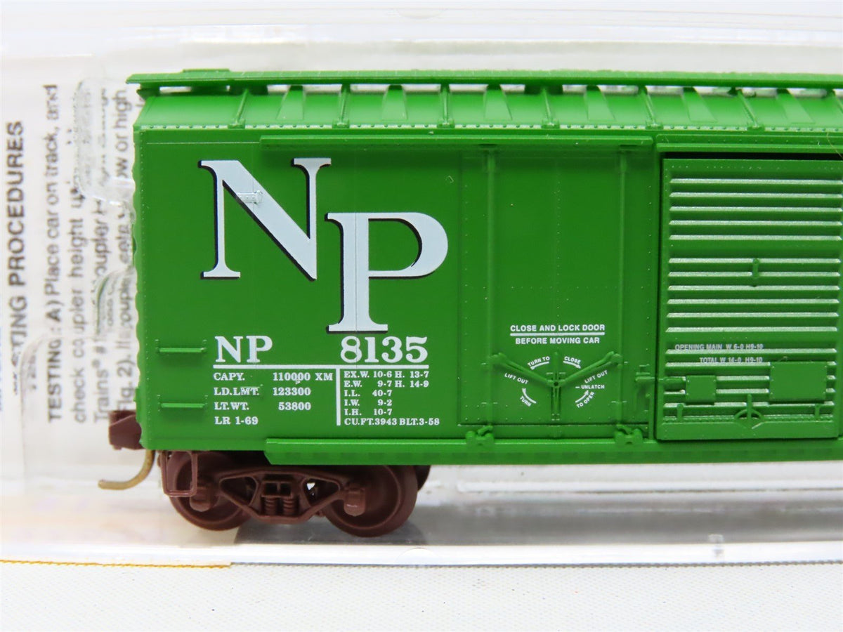 N Scale Micro-Trains MTL 22090 NP Northern Pacific 40&#39; Double Door Box Car #8135