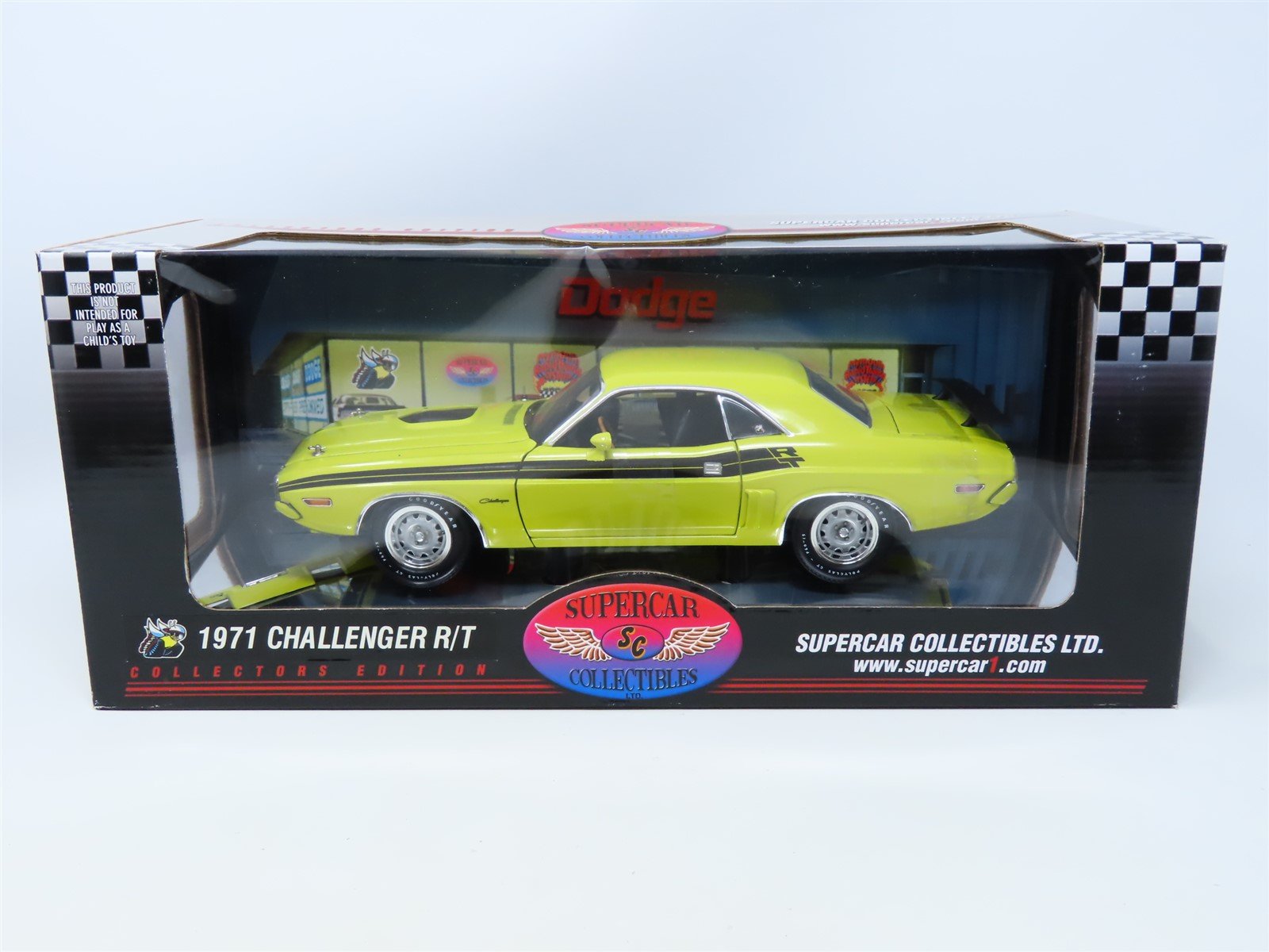 1:18 Scale Highway 61 Supercar Collectibles 50240 1971 Dodge Challenger R/T