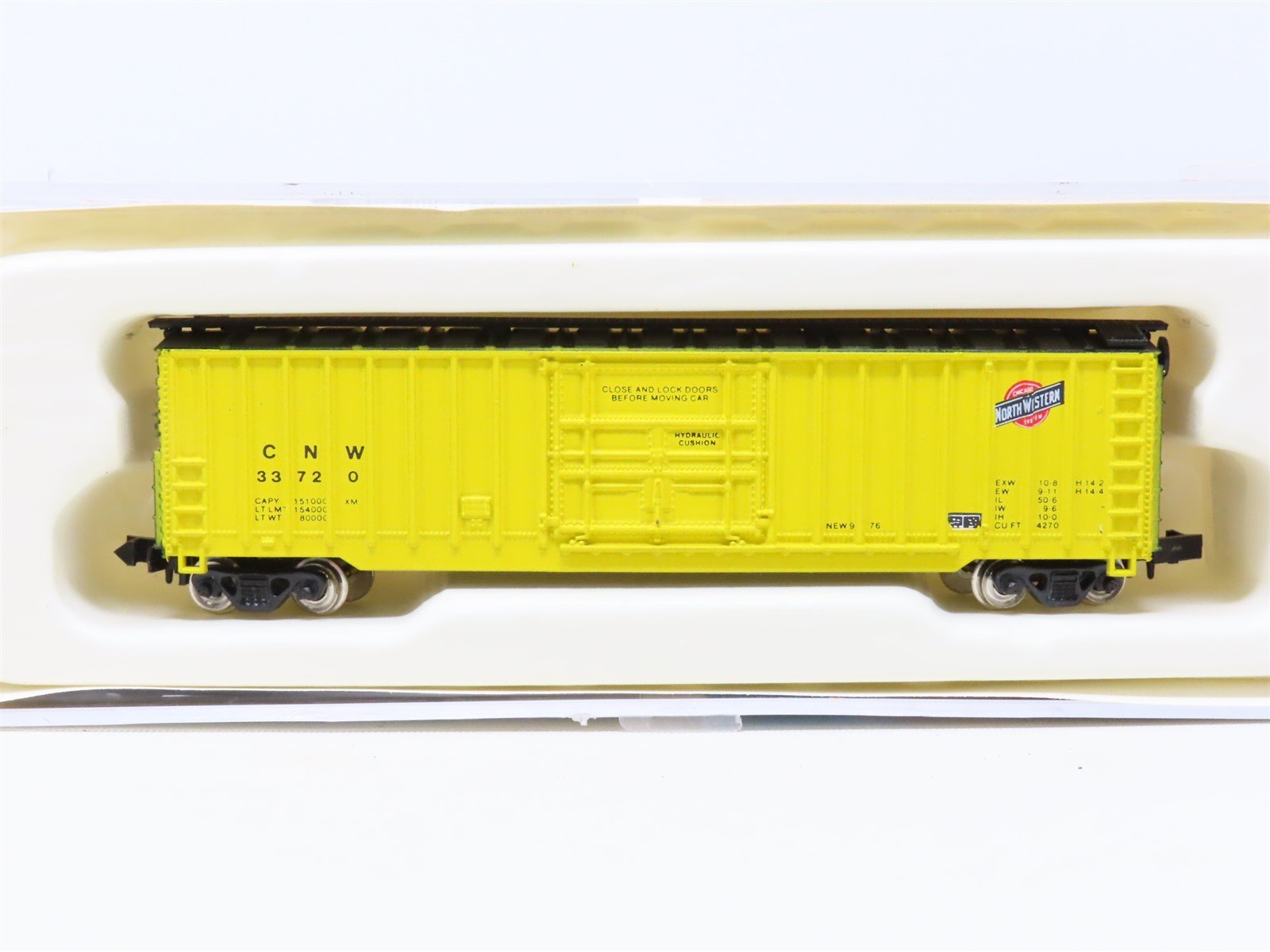 N Scale Con-Cor 001-147101 CNW Chicago North Western 50' Box Car #33720