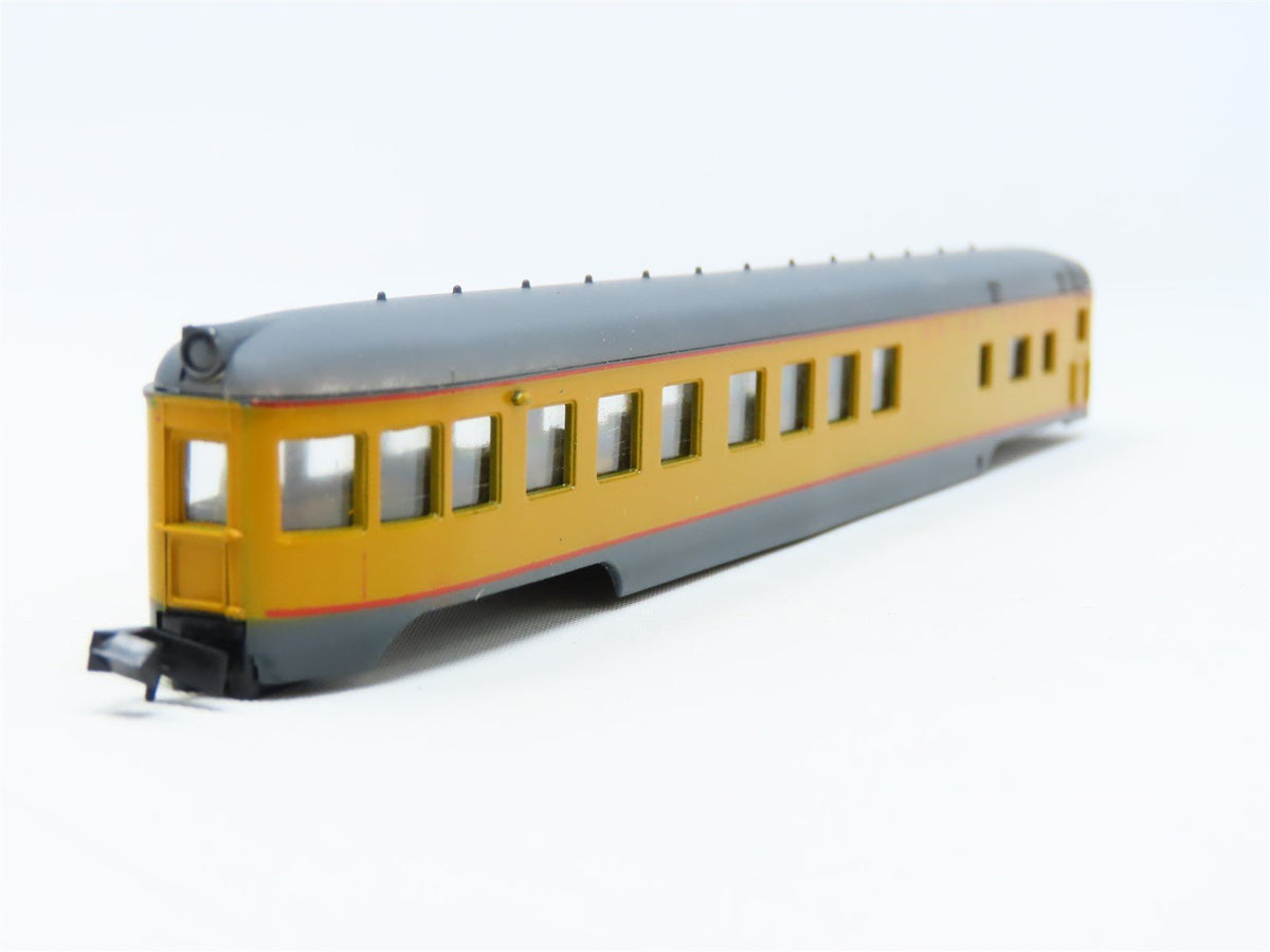 N Scale Con-Cor 4041-E UP Union Pacific Observation Passenger Car