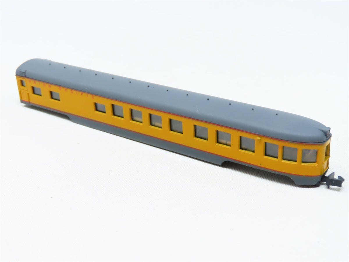 N Scale Con-Cor 4041-E UP Union Pacific Observation Passenger Car