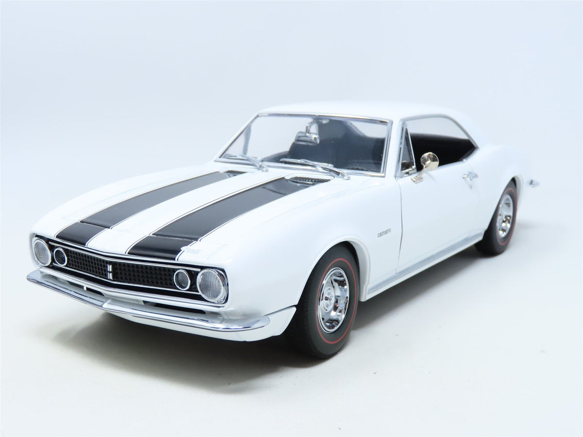 1:18 Scale ExactDetail Replicas 223 1967 Chevrolet Camaro Hard Top Version W/COA