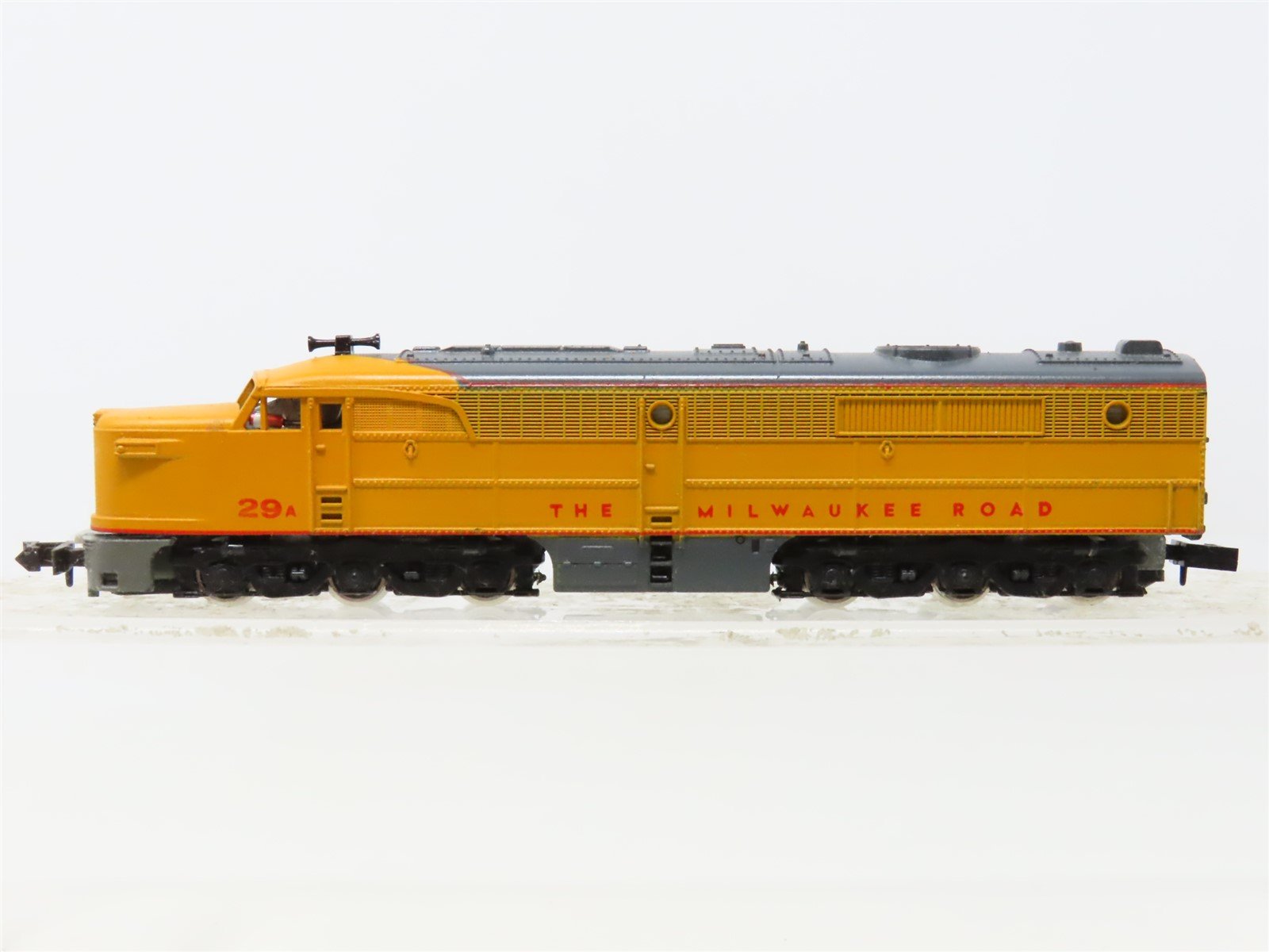 N Scale Con-Cor MILW Milwaukee Road PA-1 Diesel Locomotive #29A