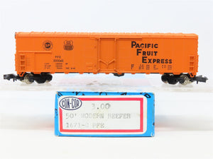 N Scale Con-Cor 1671-C PFE Pacific Fruit Express 50' Refrigerator Car #300048