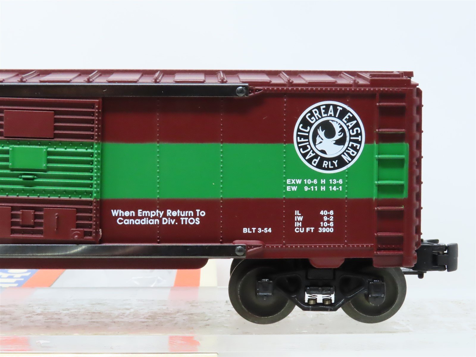 Lionel O deals Scale Easter Boxcar