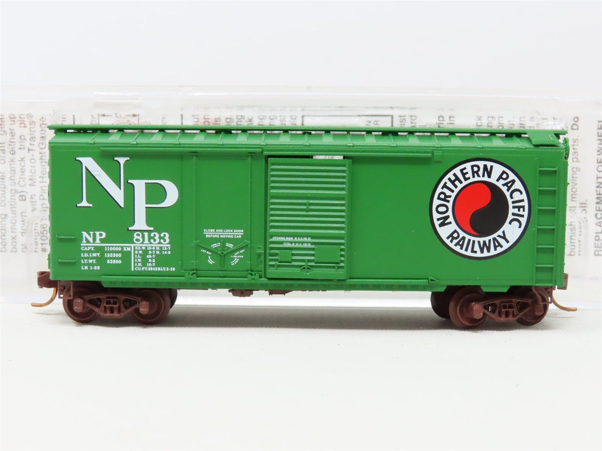 N Scale Micro-Trains MTL 22090 NP Northern Pacific 40&#39; Single Door Box Car #8133
