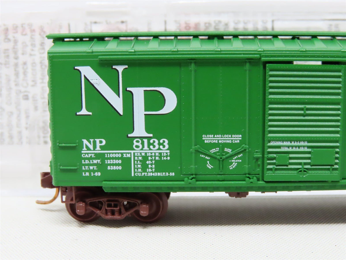 N Scale Micro-Trains MTL 22090 NP Northern Pacific 40&#39; Single Door Box Car #8133