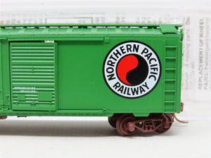 N Scale Micro-Trains MTL 22090 NP Northern Pacific 40' Single Door Box Car #8133