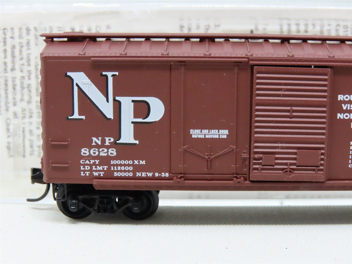 N Scale Kadee Micro-Trains MTL 22040 NP Northern Pacific 40&#39; Box Car #8628