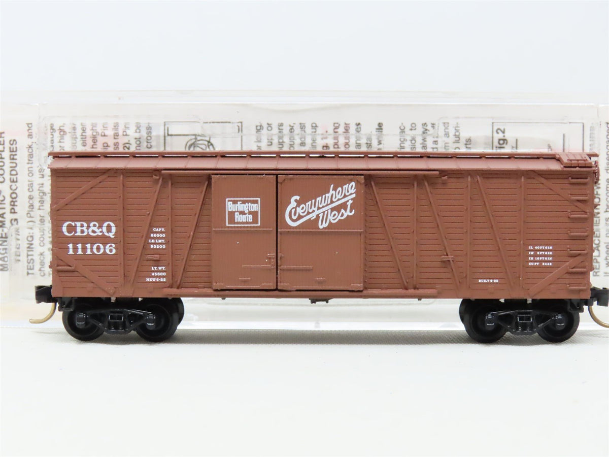N Scale Micro-Trains MTL 29060 CB&amp;Q Burlington 40&#39; Outside Braced Box Car #11106