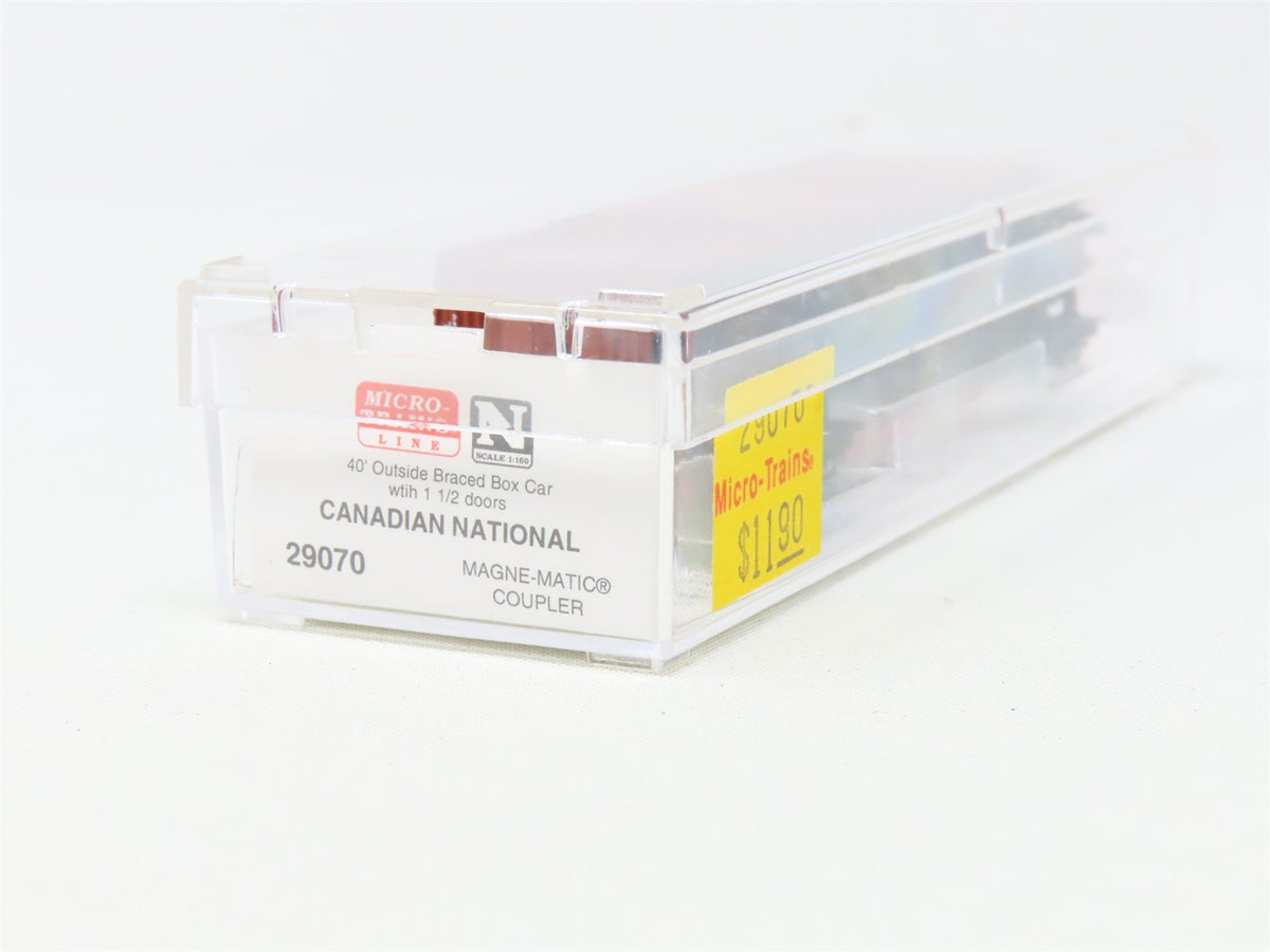 N Micro-Trains MTL 29070 CN Canadian National 40&#39; Outside Braced Box Car #582596