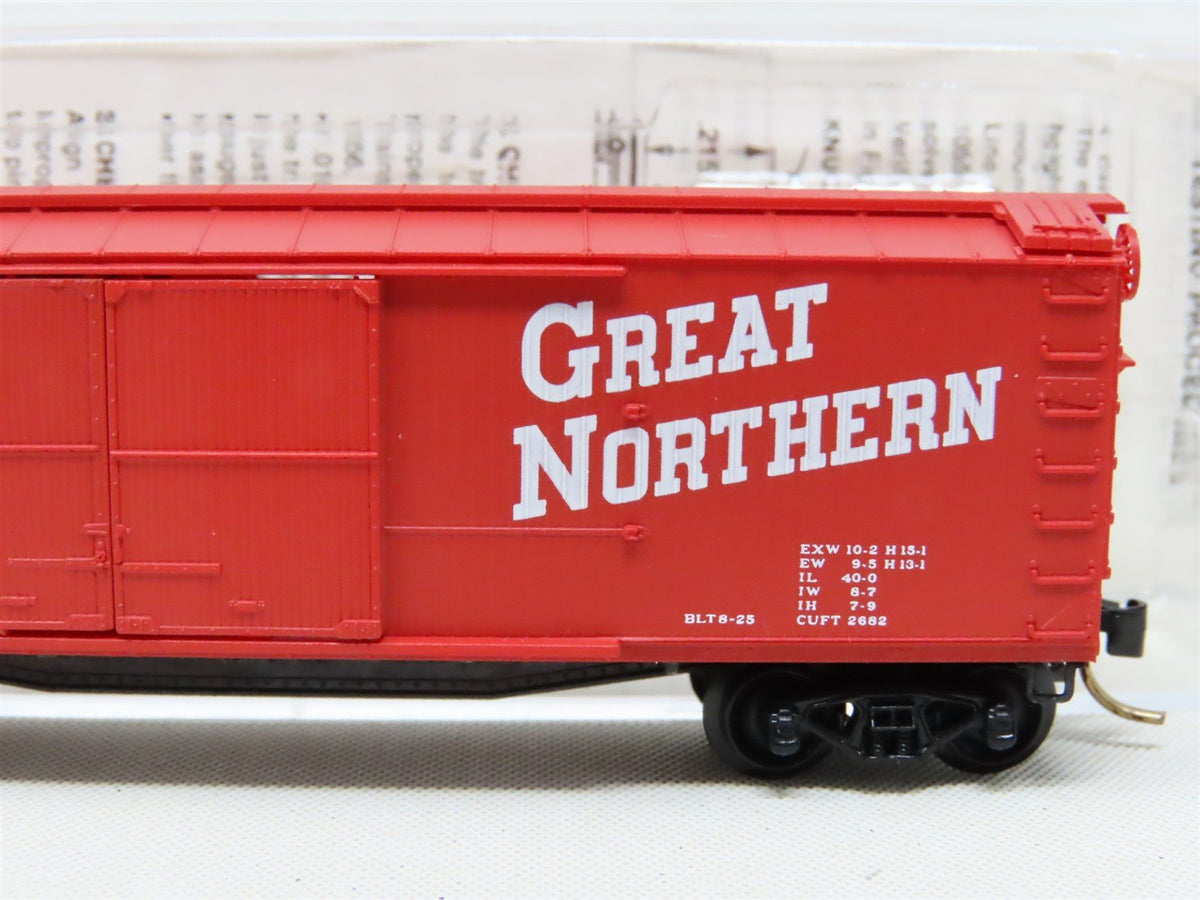 N Scale Micro-Trains MTL 43040 GN Great Northern 40&#39; Box Car #3345
