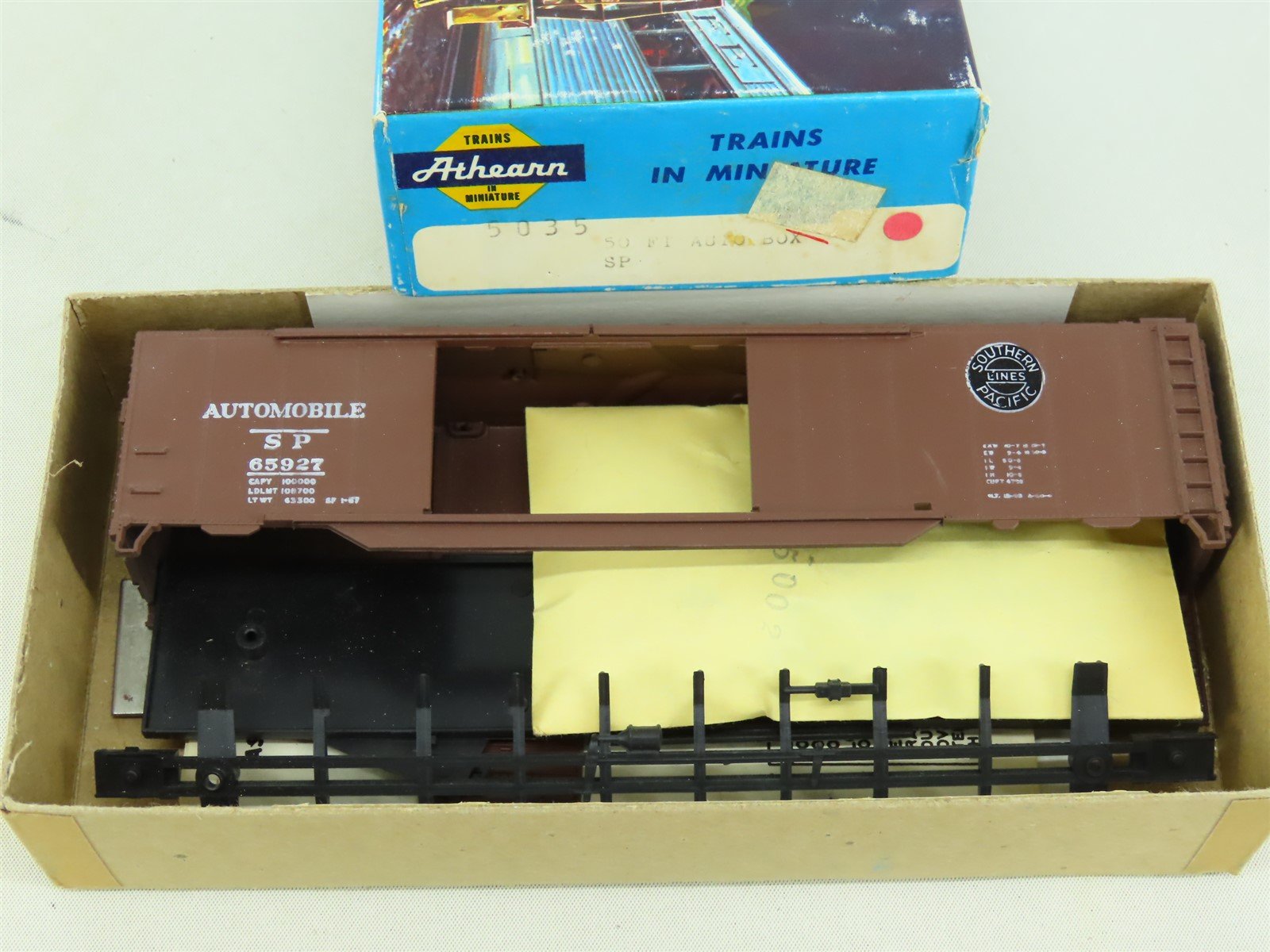 HO Scale Athearn 5035 SP Southern Pacific 50' Automobile Box Car #65927 Kit