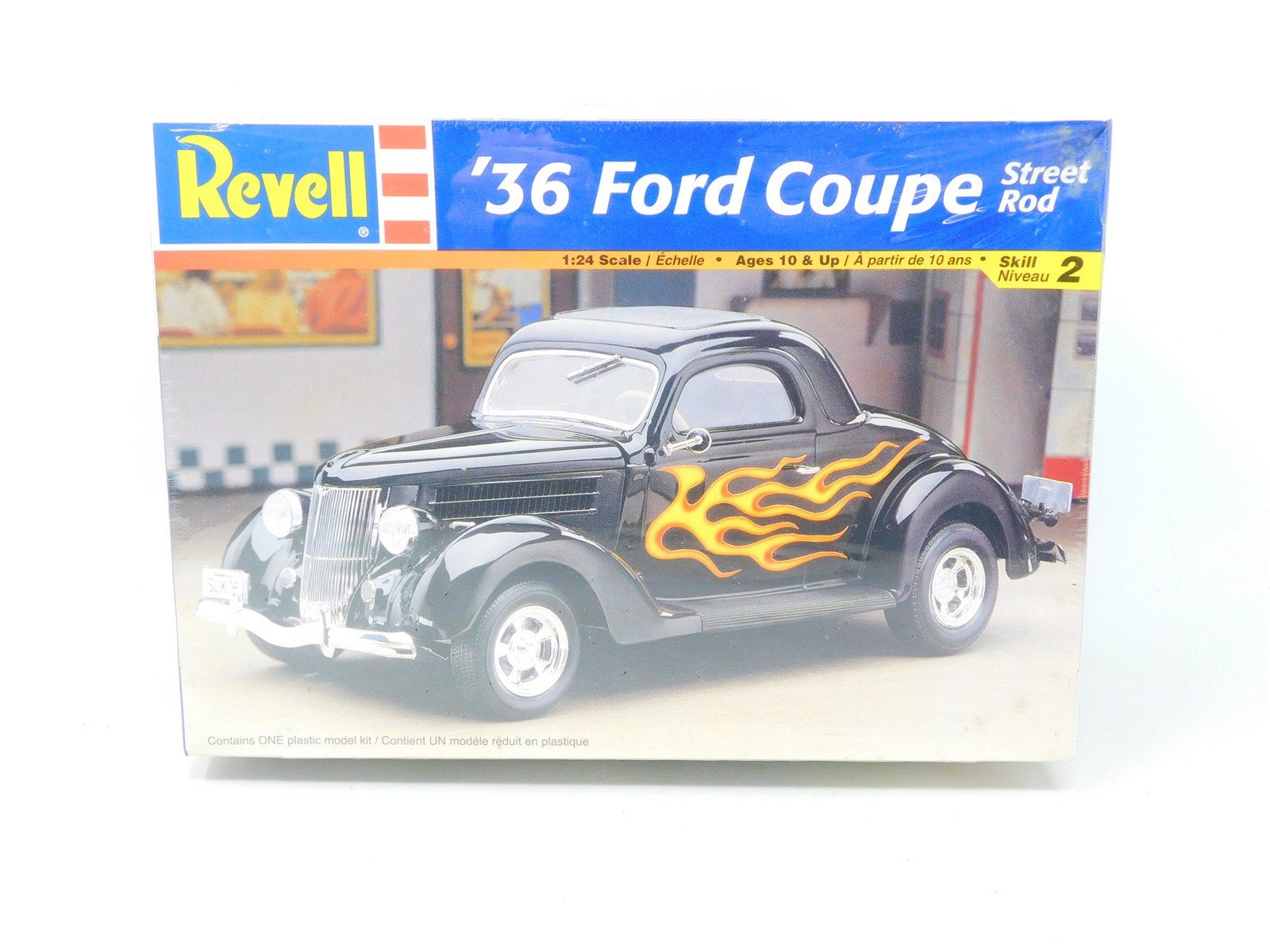 1:24 Scale Revell Model Car Kit #85-2595 '36 Ford Coupe Street Rod - SEALED
