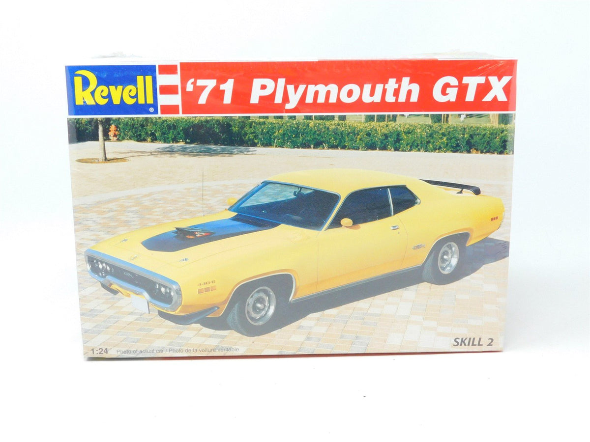 1:24 Scale Revell Plastic Model Car Kit #7608 &#39;71 Plymouth GTX - SEALED