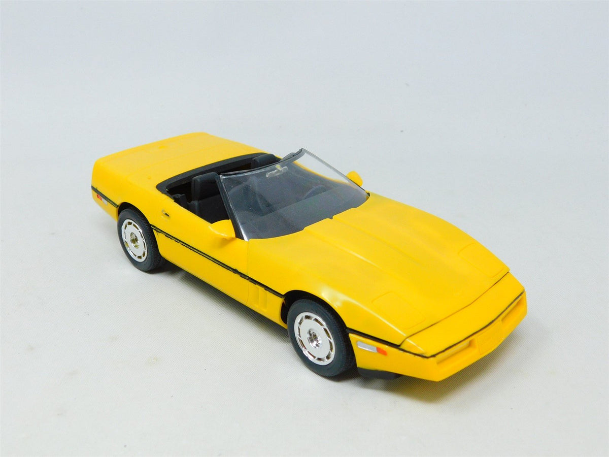 1:24 Scale Monogram Plastic Model Car Kit #2742 &#39;87 Corvette Roadster