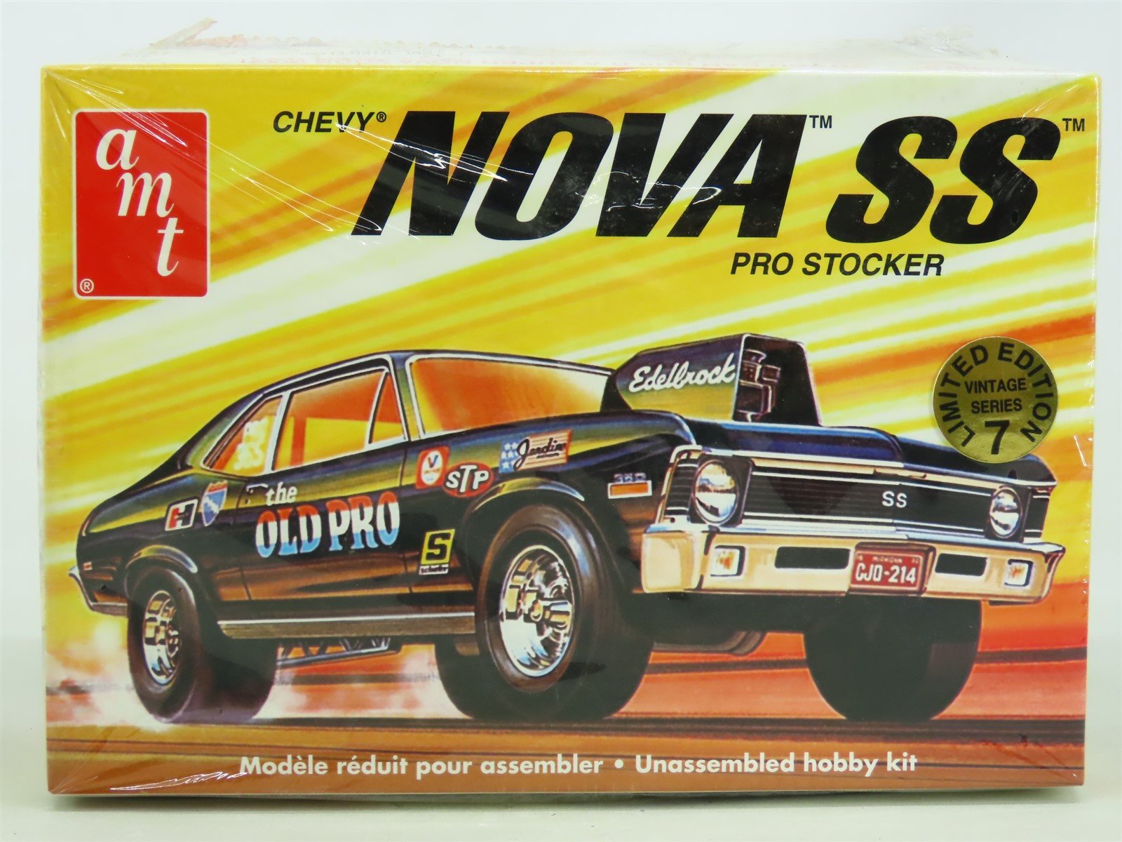 1:25 Scale AMT Plastic Model Car Kit #30106 Chevy Nova SS