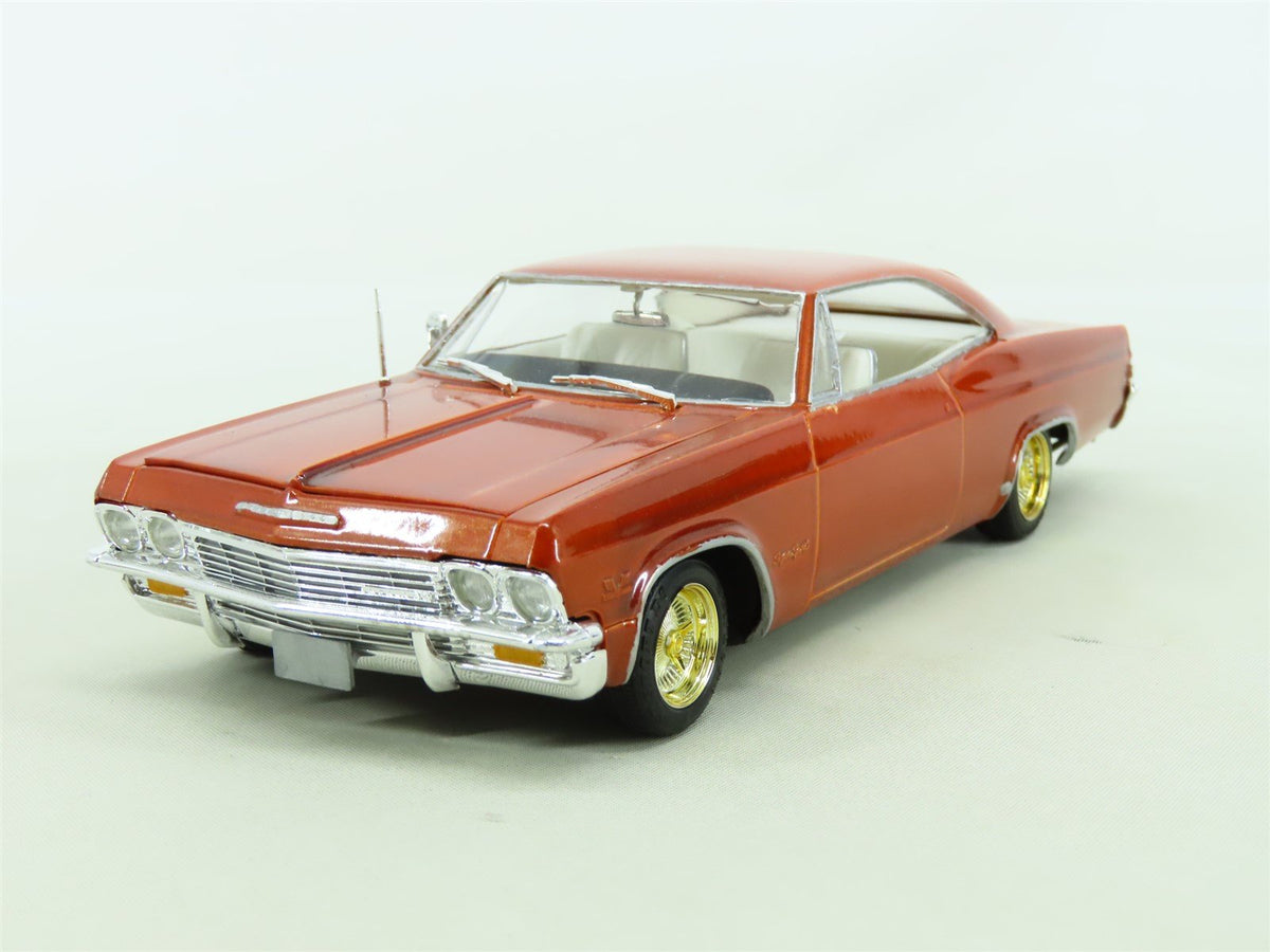 1:25 Scale Revell Monogram Model Car Kit 85-2515 &#39;65 Chevy Lowrider