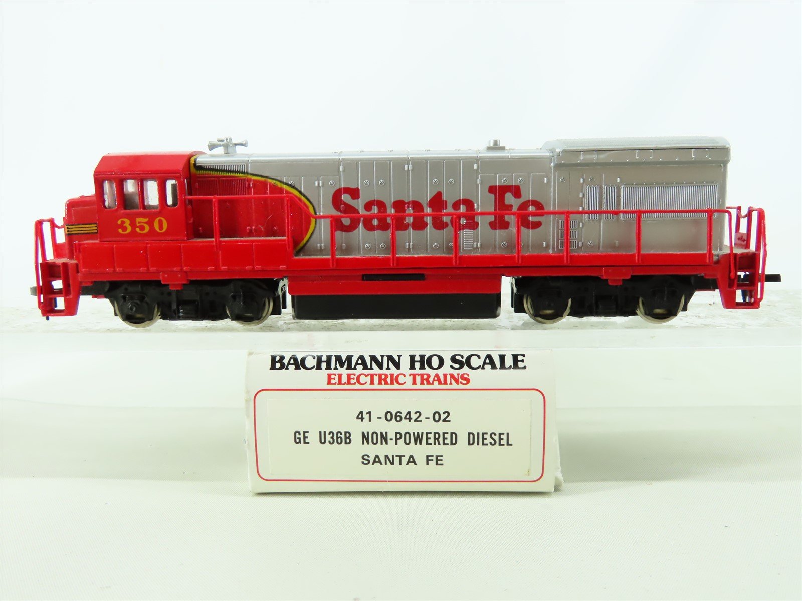HO Bachmann 41-0642-02 ATSF Santa Fe "Warbonnet" GE U36B Diesel #350 - Unpowered
