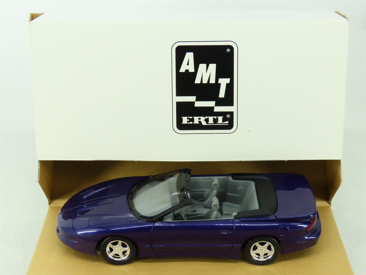 1:25 Scale AMT Ertl #8413EO 1997 Pontiac Firebird Trans Am Convertible