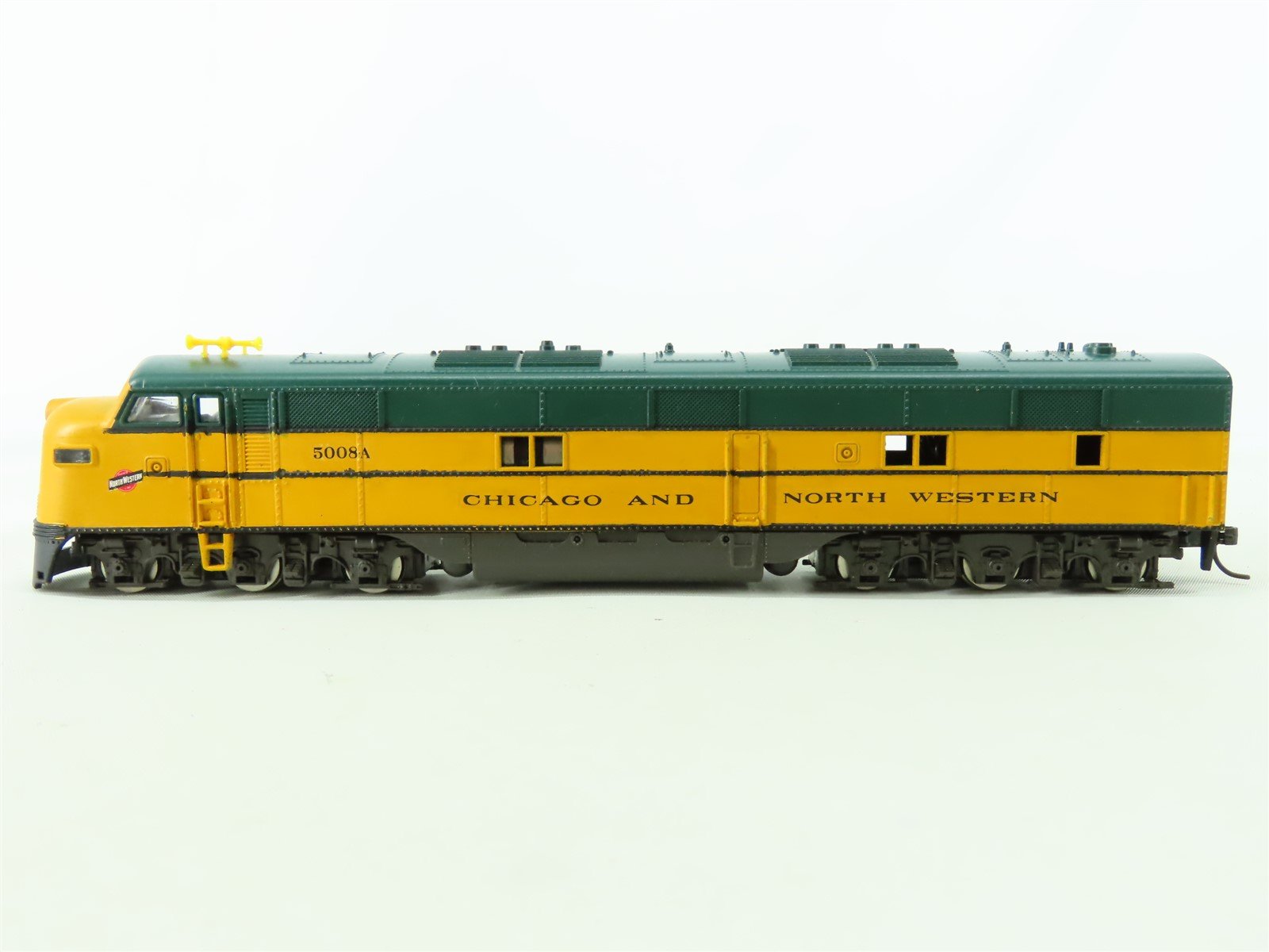 HO Scale Model Power CNW Chicago & North Western EMD E7A Diesel #5008-A - Custom