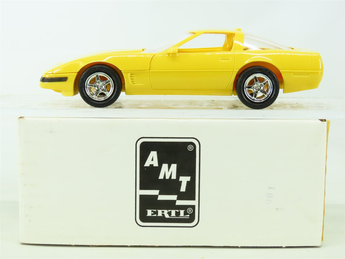 1:25 Scale AMT Ertl Plastic Model Car #6661EO 1995 Chevrolet Corvette ZR-1