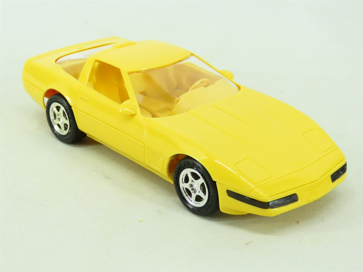 1:25 Scale AMT Ertl Plastic Model Car #6661EO 1995 Chevrolet Corvette ZR-1