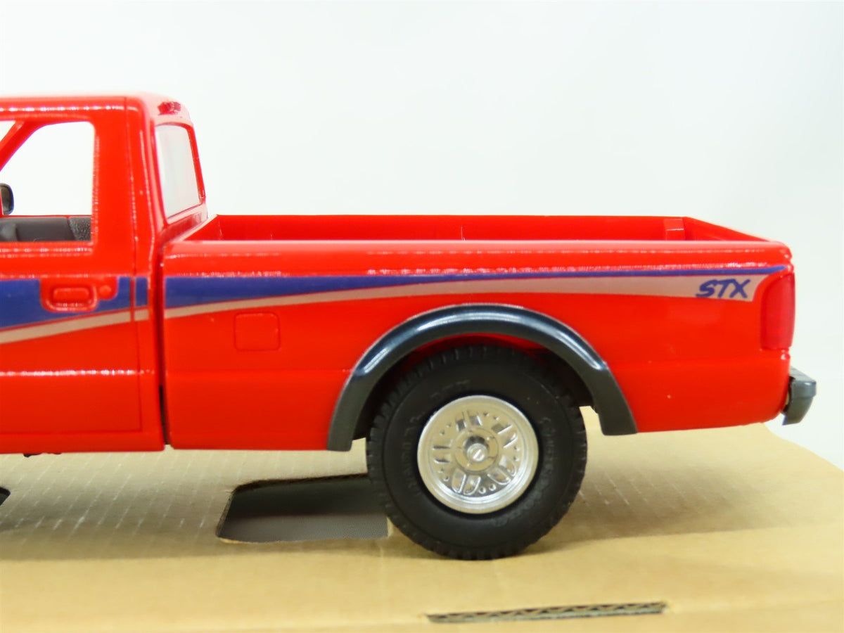 1:25 Scale AMT Ertl Plastic Model Car #6602 1993 Ford Ranger STX 4x4