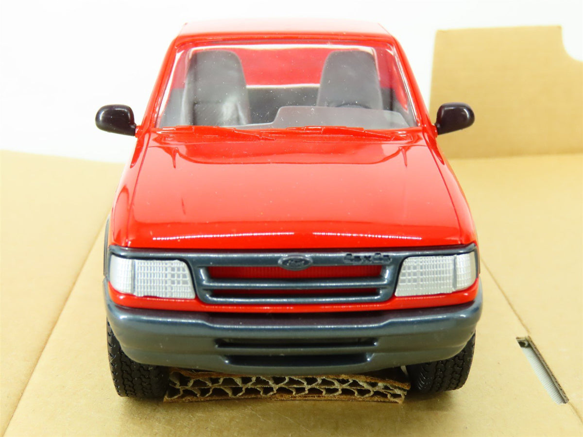 1:25 Scale AMT Ertl Plastic Model Car #6602 1993 Ford Ranger STX 4x4