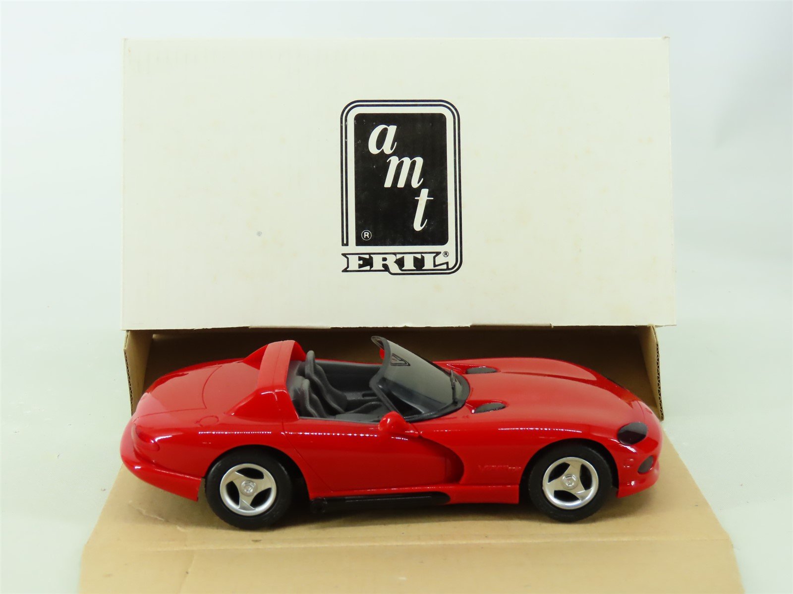 1 25 Scale AMT Ertl Plastic Model Car 6113 1992 Dodge Viper RT 10 Model Train Market