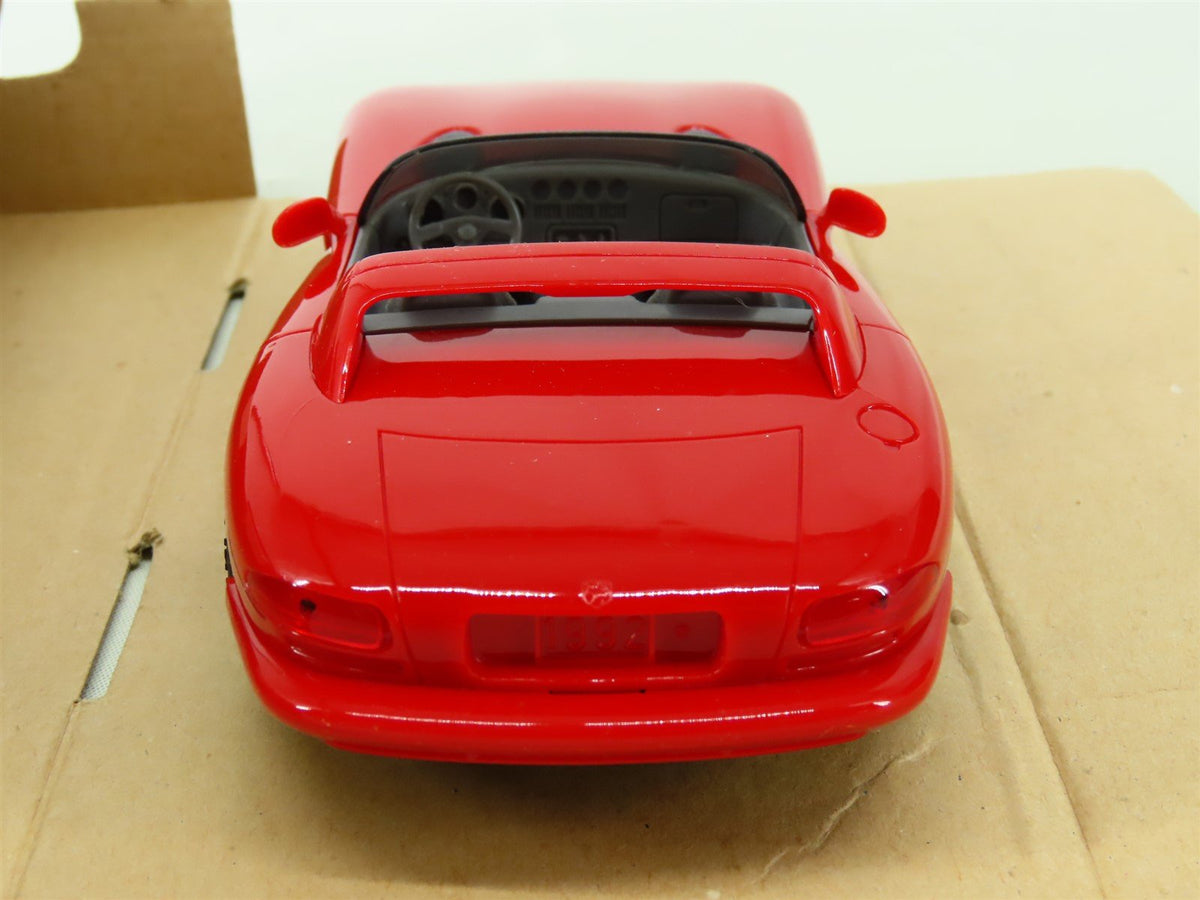 1:25 Scale AMT Ertl Plastic Model Car #6113 1992 Dodge Viper RT/10