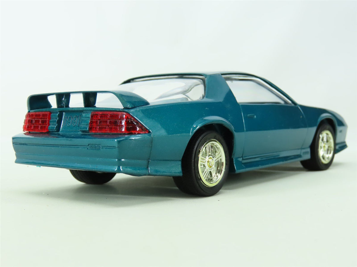 1:25 Scale AMT Ertl Plastic Model Car #6039 1991 Camaro Z-28