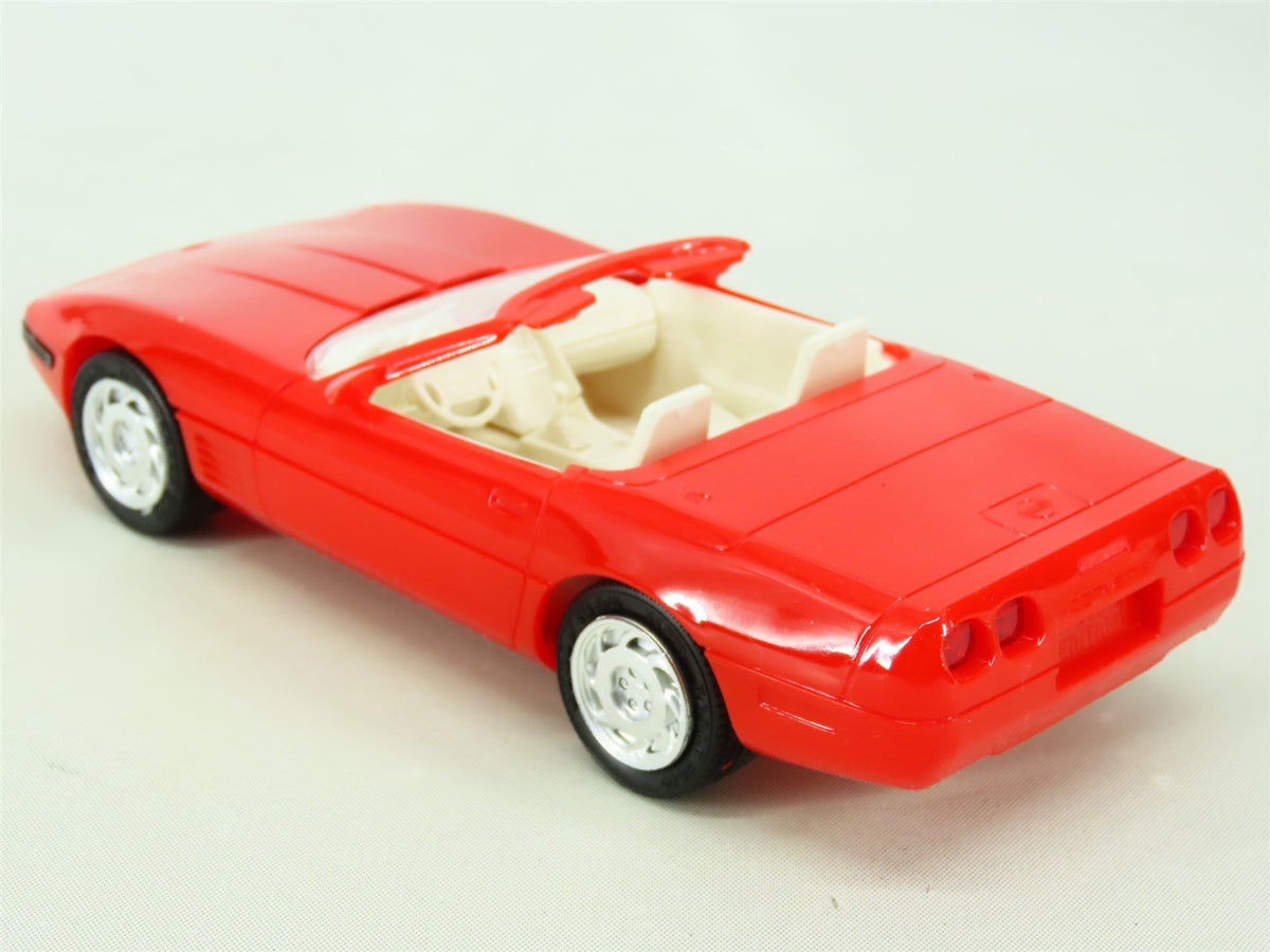 1:25 Scale AMT Ertl Plastic Model Car #6666 1992 Corvette Convertible