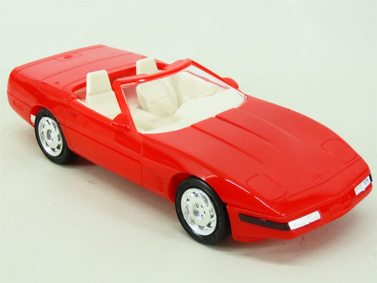 1:25 Scale AMT Ertl Plastic Model Car #6666 1992 Corvette Convertible