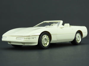 1:25 Scale AMT Ertl Plastic Model Car #6044EP 1991 Corvette Convertible