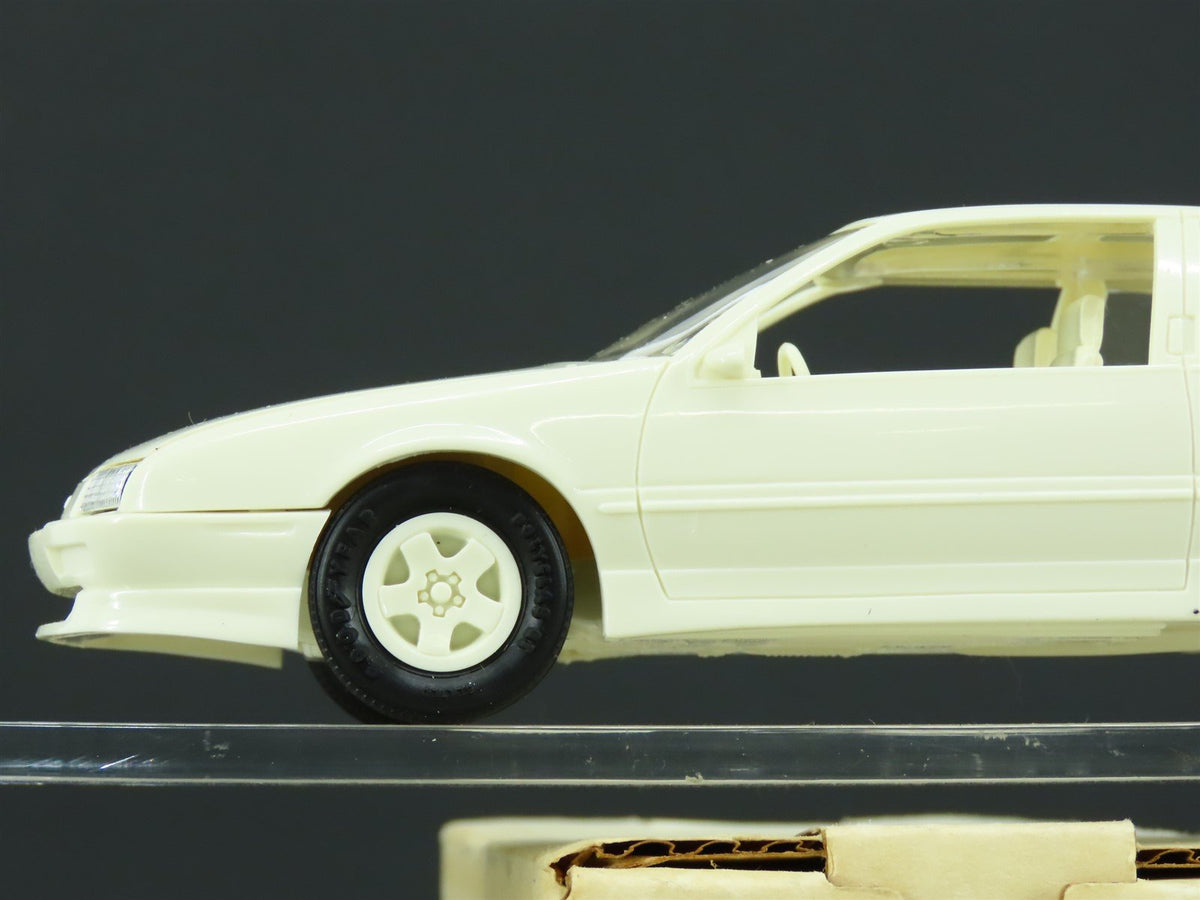 1:25 Scale AMT Ertl Plastic Model Car #6037 1990 Beretta GTZ