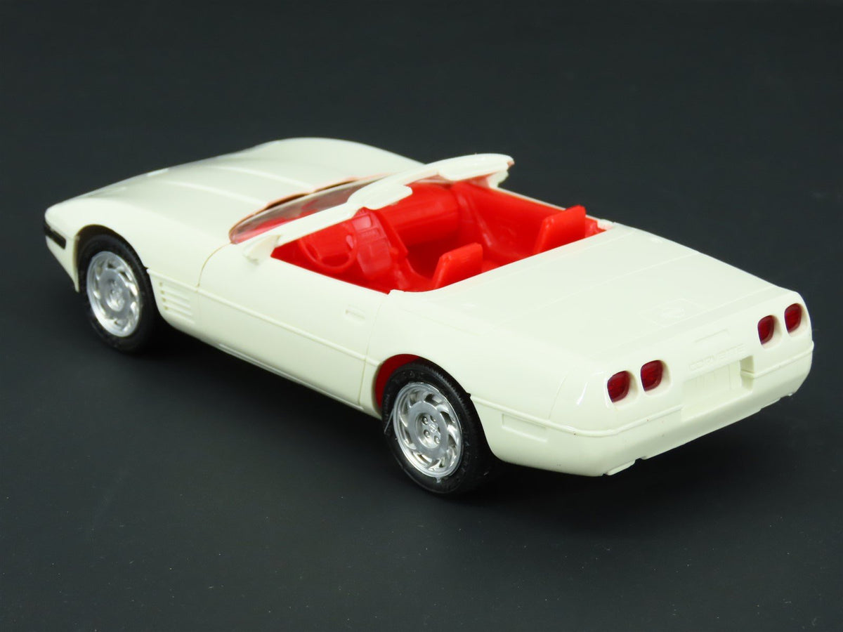 1:25 Scale AMT Ertl Plastic Model Car #8923 America Corvette Convertible