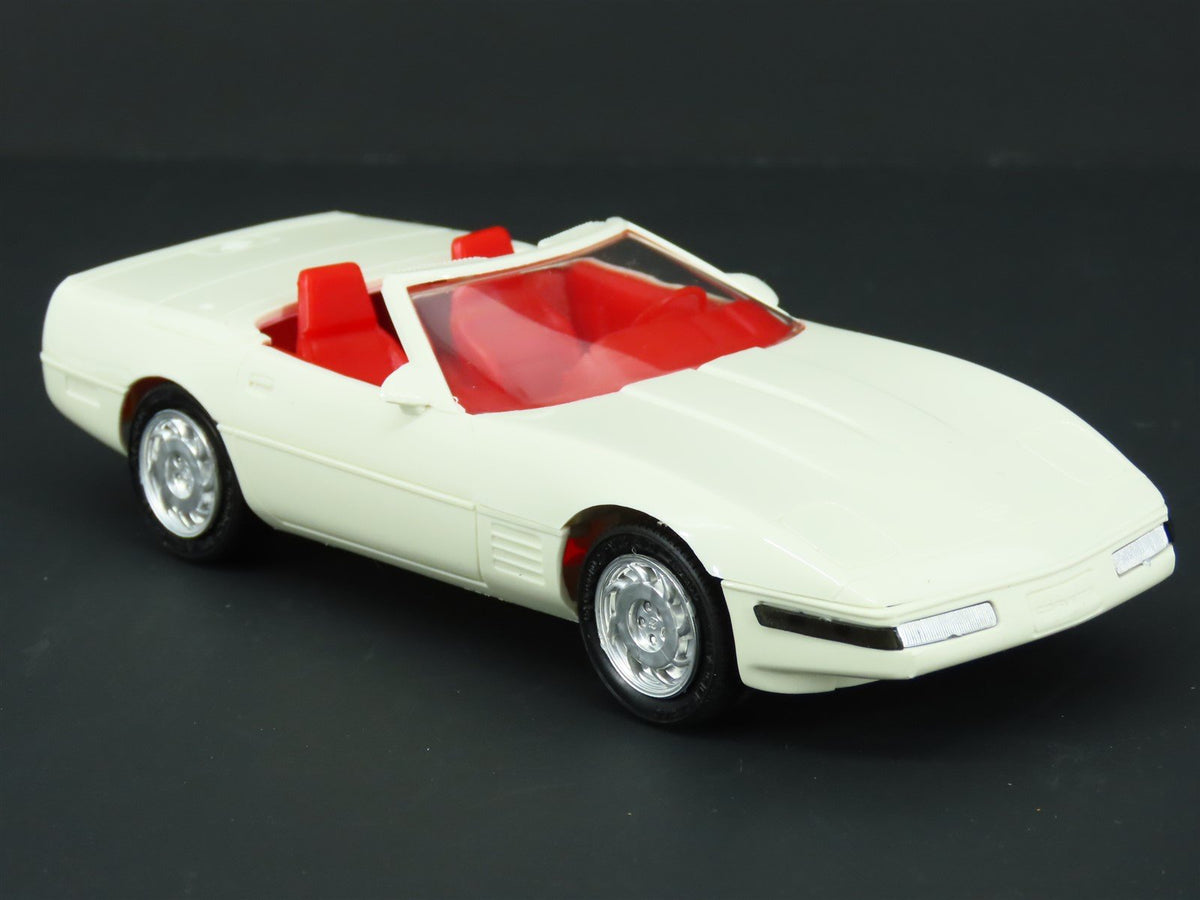 1:25 Scale AMT Ertl Plastic Model Car #8923 America Corvette Convertible