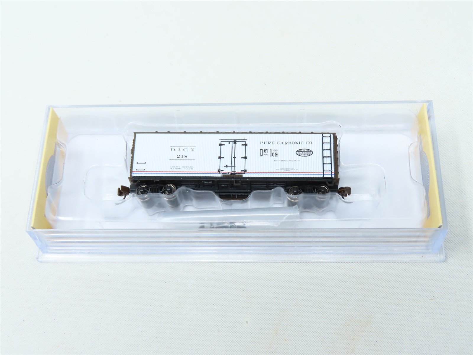 N Scale Bachmann 19855 DICX Pure Carbonic Wood Reefer Car #218