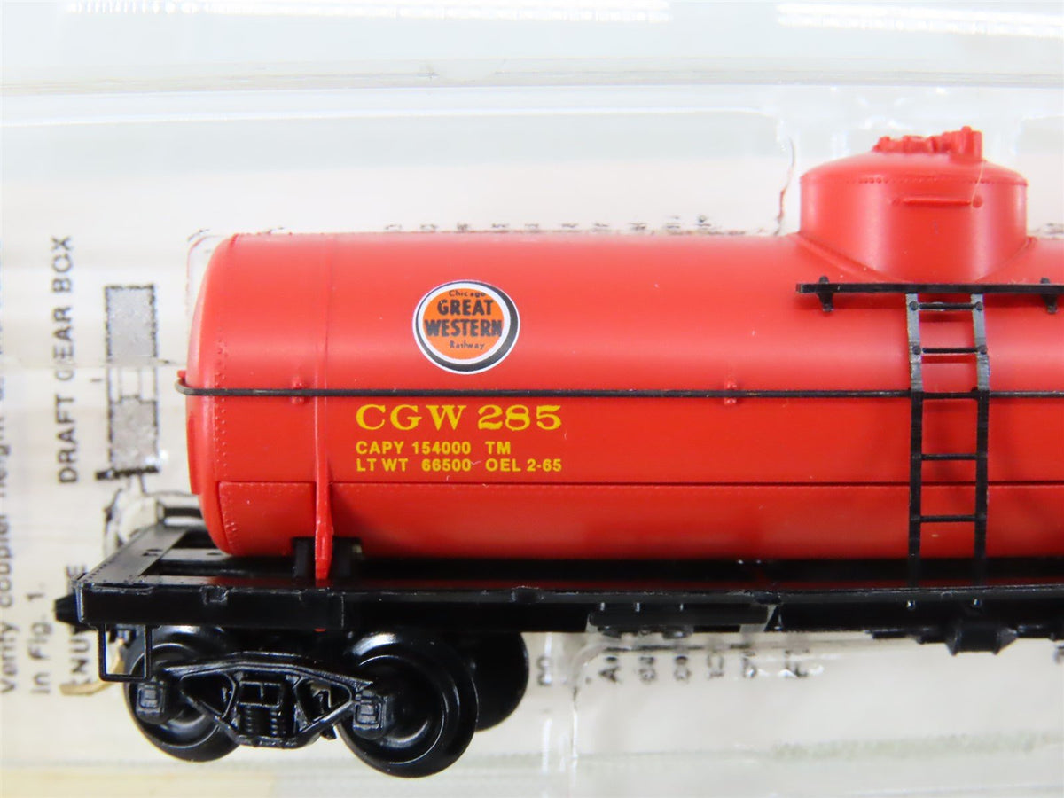 N Micro-Trains MTL 65300 CGW Chicago Great Western 39&#39; Single Dome Tank Car #285