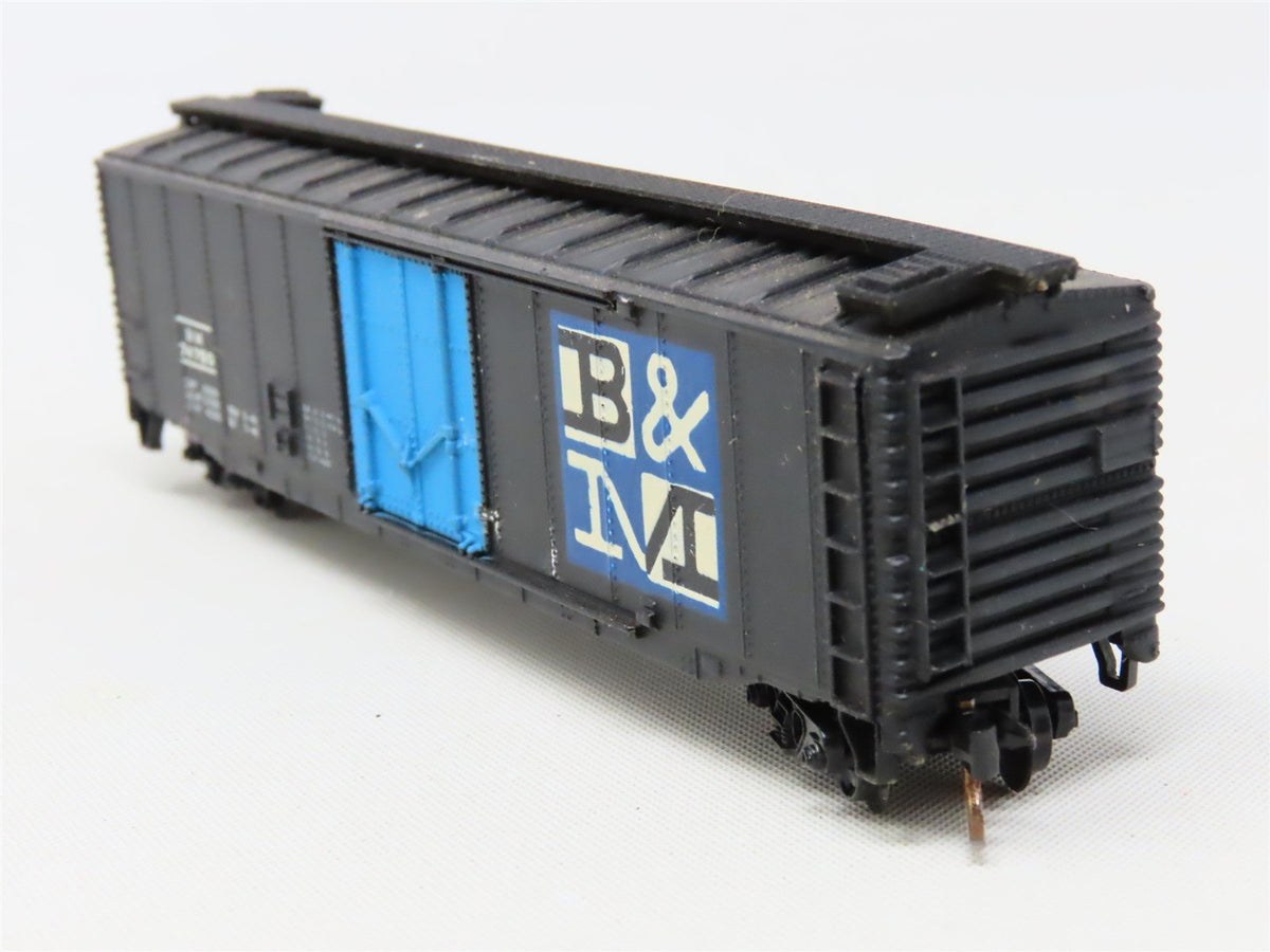 N Scale Bachmann BM Boston &amp; Maine Plug Door Box Car #74750