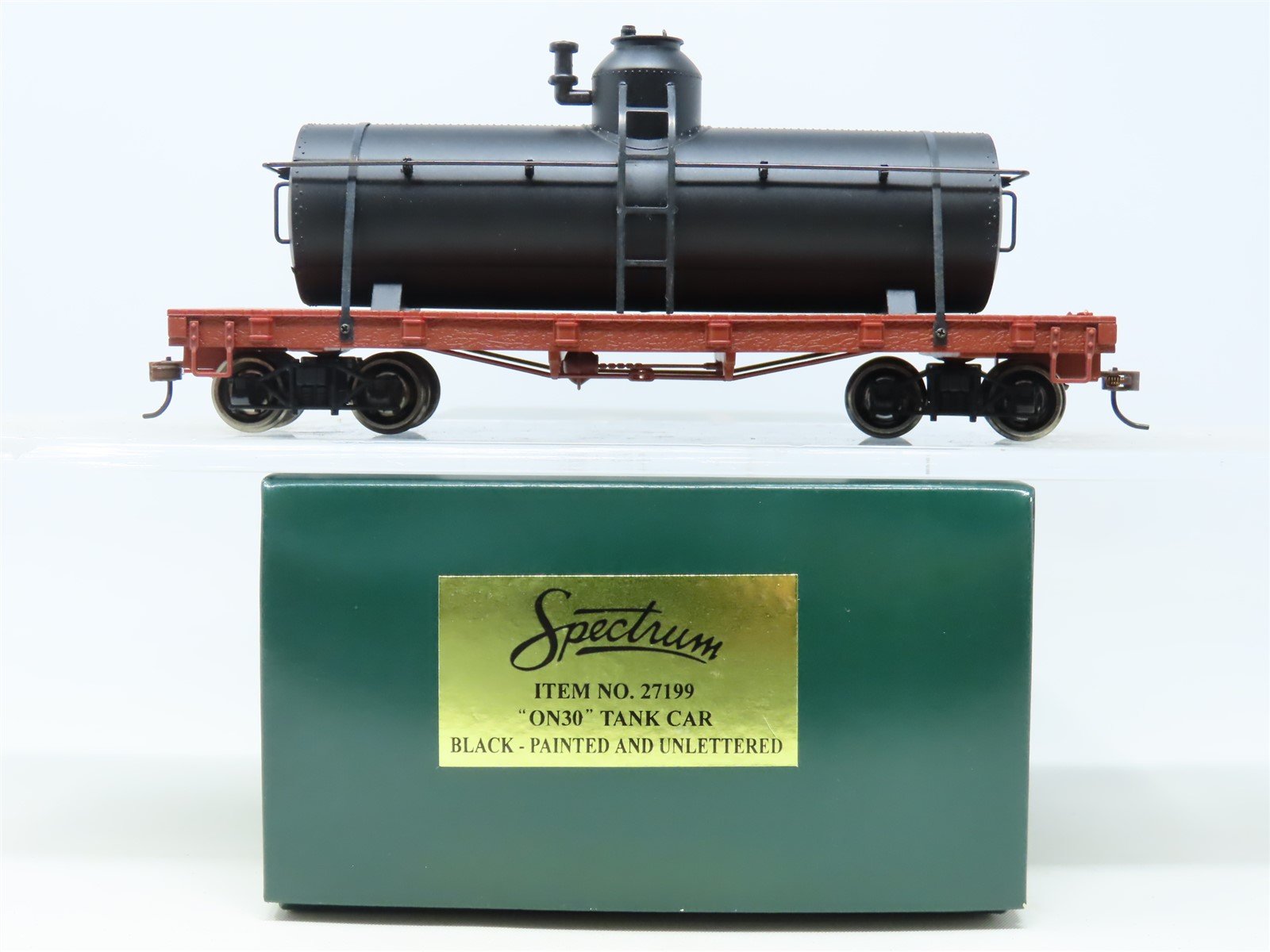 On30 Scale Bachmann 27199 Unlettered Single Dome Tank Car