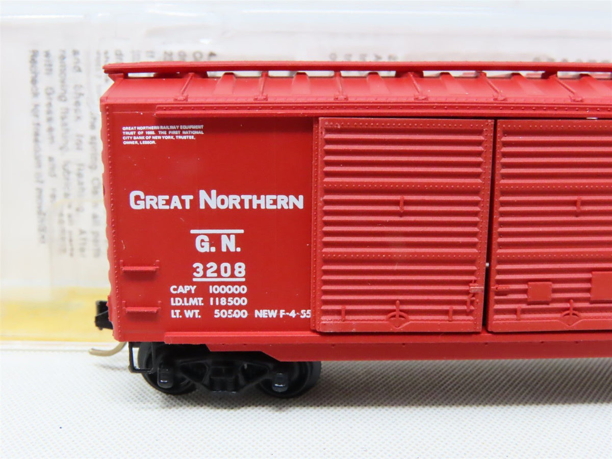 N Kadee Micro-Trains MTL #23060 GN Great Northern 40&#39; Double Door Box Car #3208