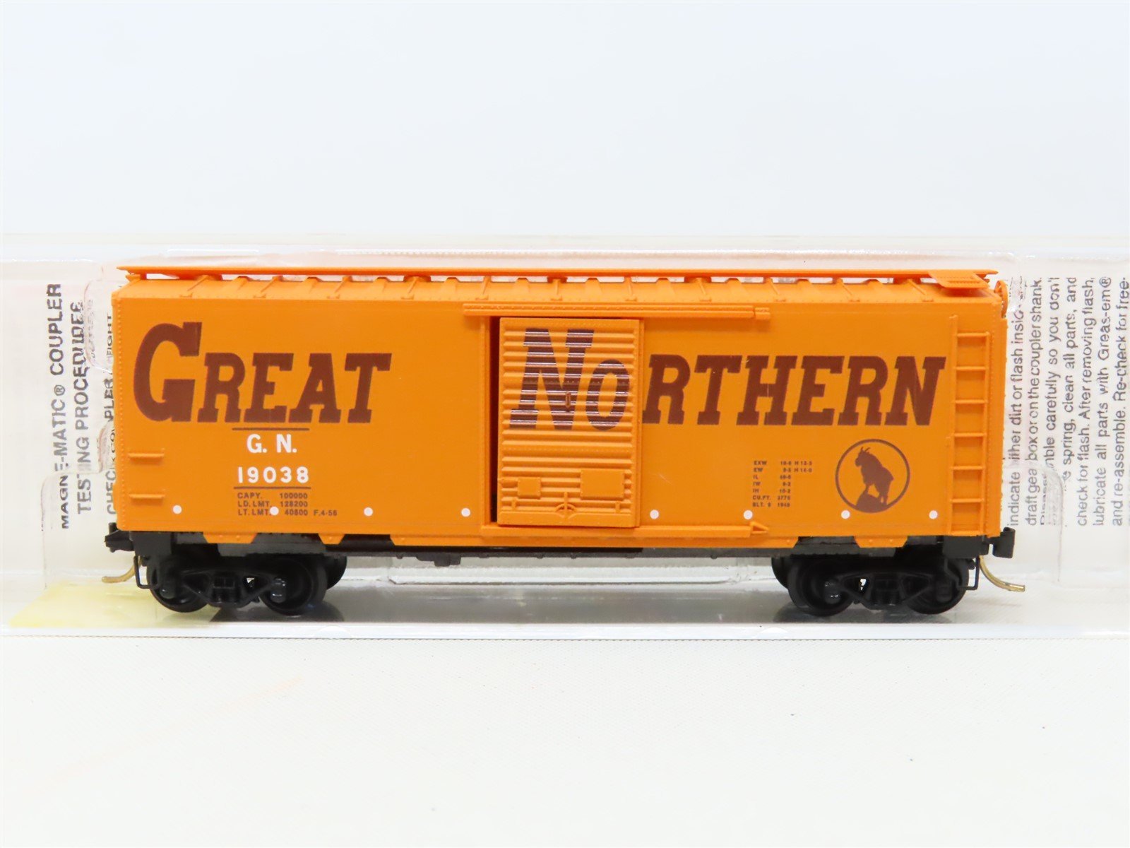 N Scale Micro-Trains MTL #20166 GN Great Northern Circus Car 40' Box Car #19038