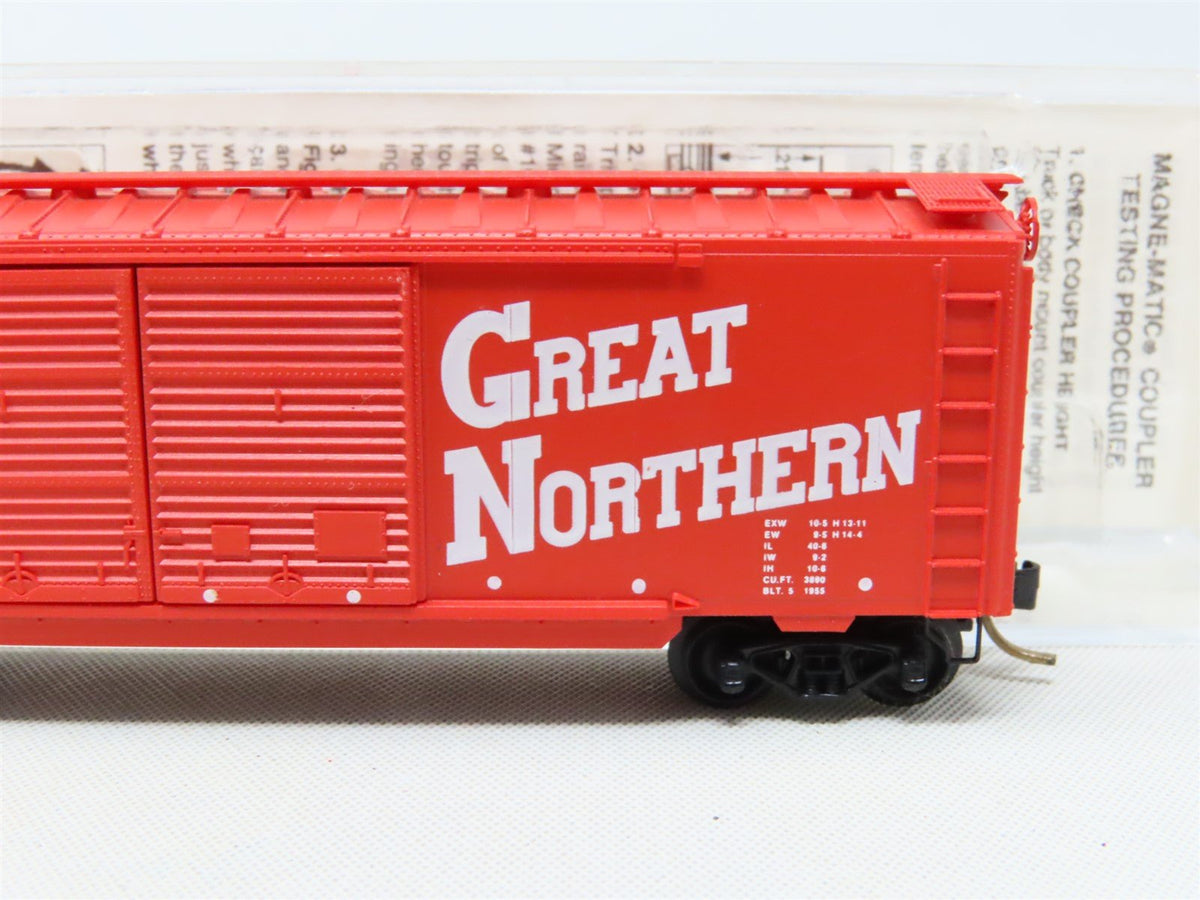 N Scale Micro-Trains MTL #23200 GN Great Northern Circus Car 40&#39; Box Car #3249