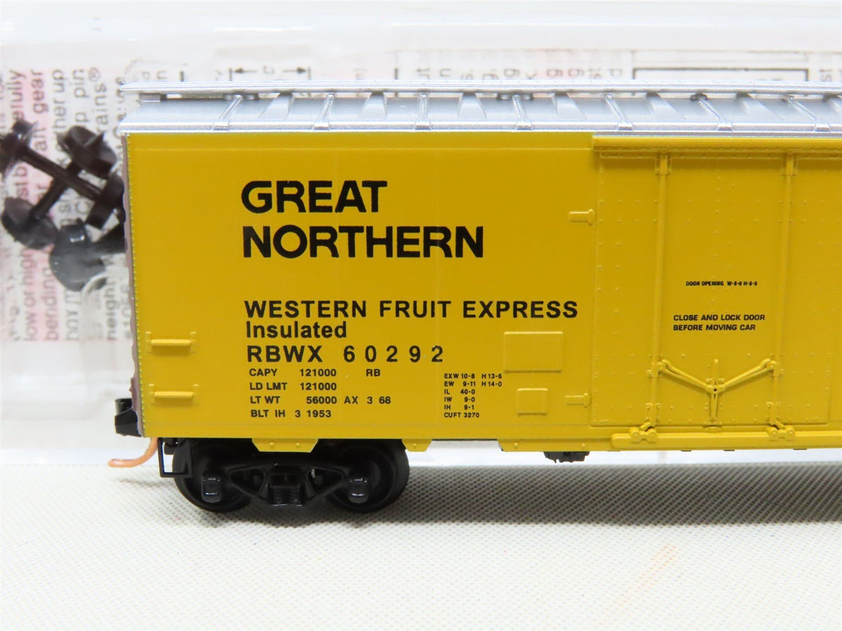 N Micro-Trains MTL #21460 RBWX GN Great Northern 40&#39; Plug Door Box Car #60292