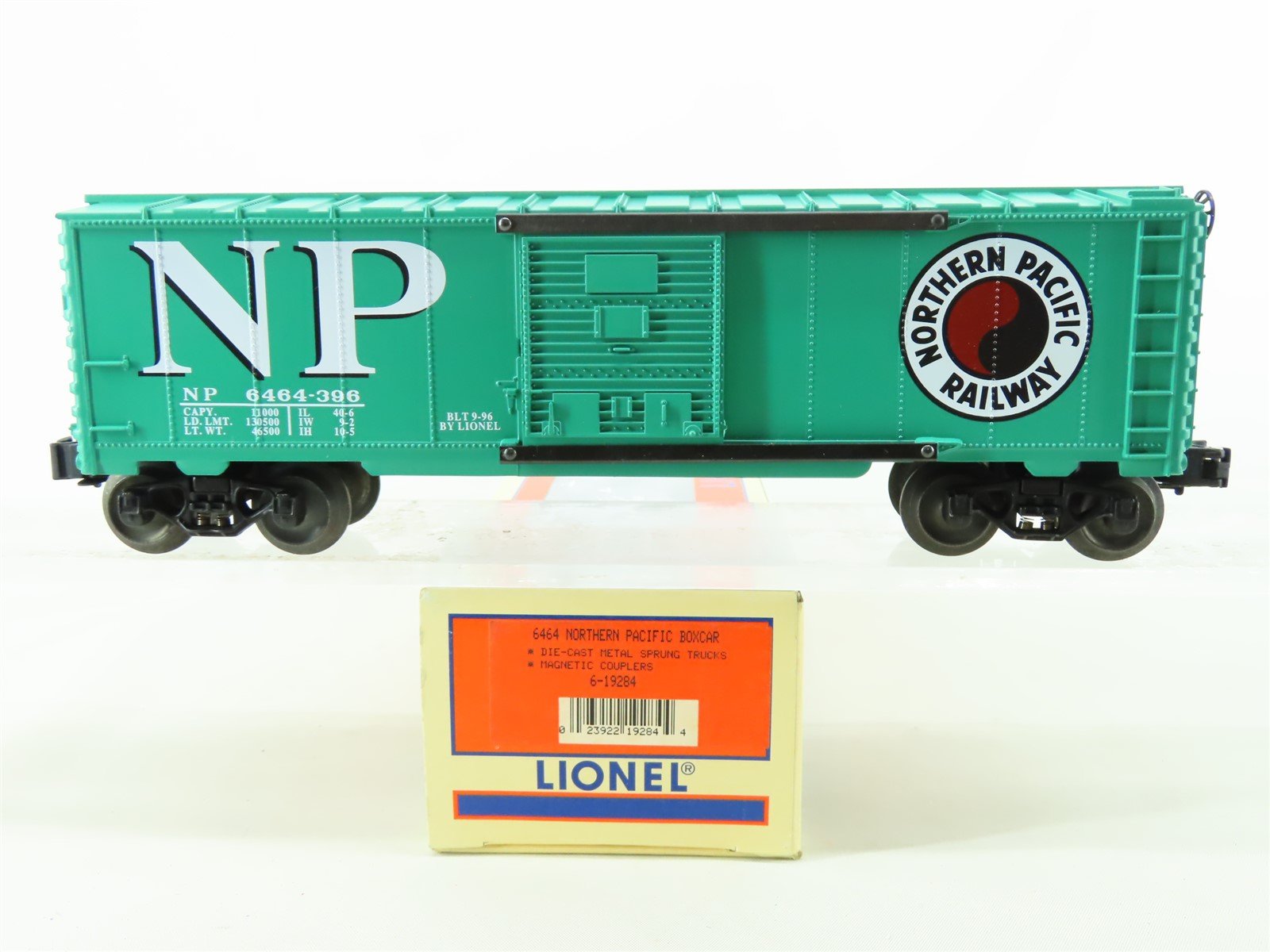 O Gauge 3-Rail Lionel 6-19284 NP Northern Pacific Boxcar #6464-396