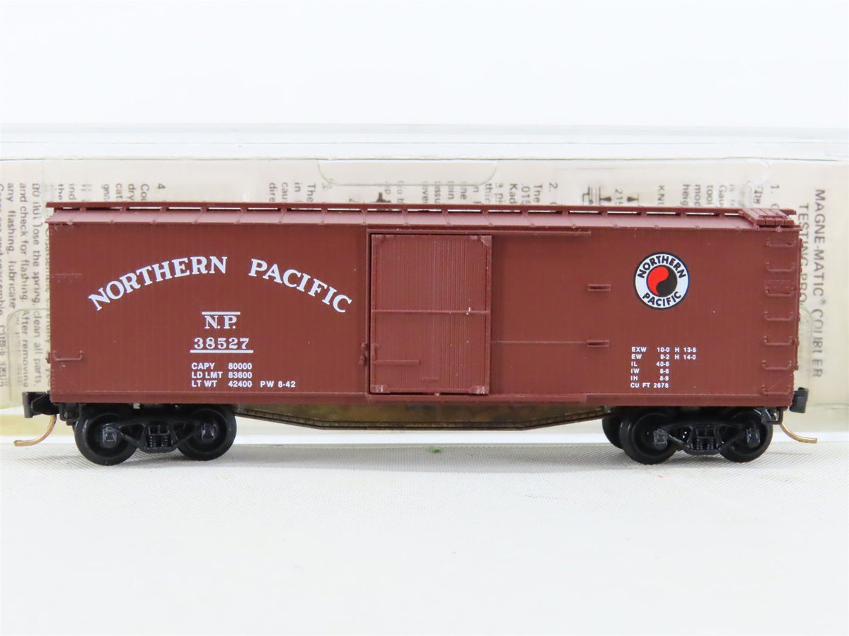 N Scale Kadee Micro-Trains MTL 39030 NP Northern Pacific 40&#39; Box Car #38527
