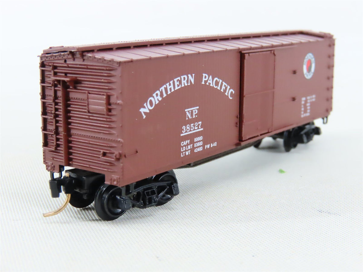 N Scale Kadee Micro-Trains MTL 39030 NP Northern Pacific 40&#39; Box Car #38527